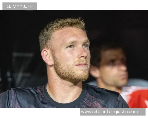 法尔克透露拜仁为门将佩雷茨寻求新租借球队南安普顿表现出浓厚兴趣