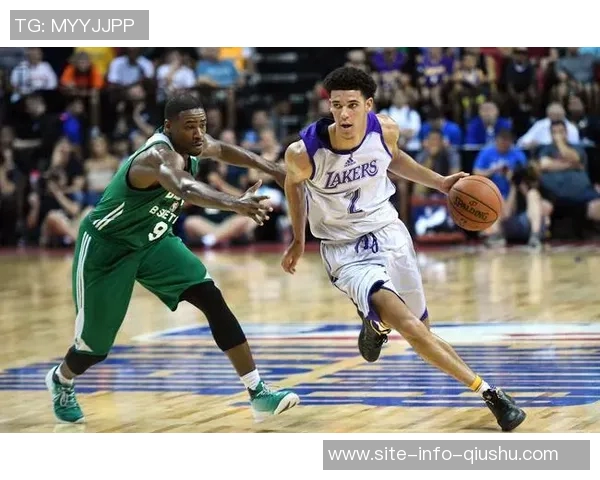 朗佐鲍尔表现低迷9投仅1中三分球命中率惨淡仅得3分7篮板2助攻2抢断